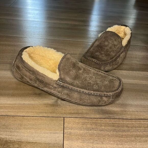 UGG Ascot Brown‎ Suede Casual Slipper Men’s 10 - Picture 1 of 6
